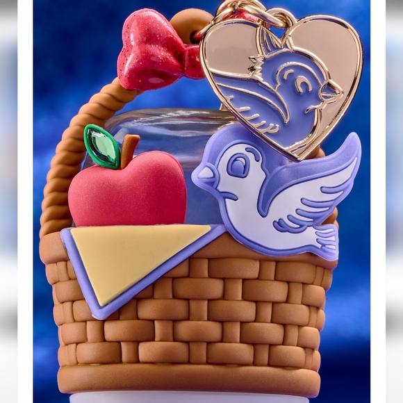 👑👗🤲NWT‼️ Bath & Body Works Disney Snow White Basket Holder with Sanitizers - Picture 15 of 16